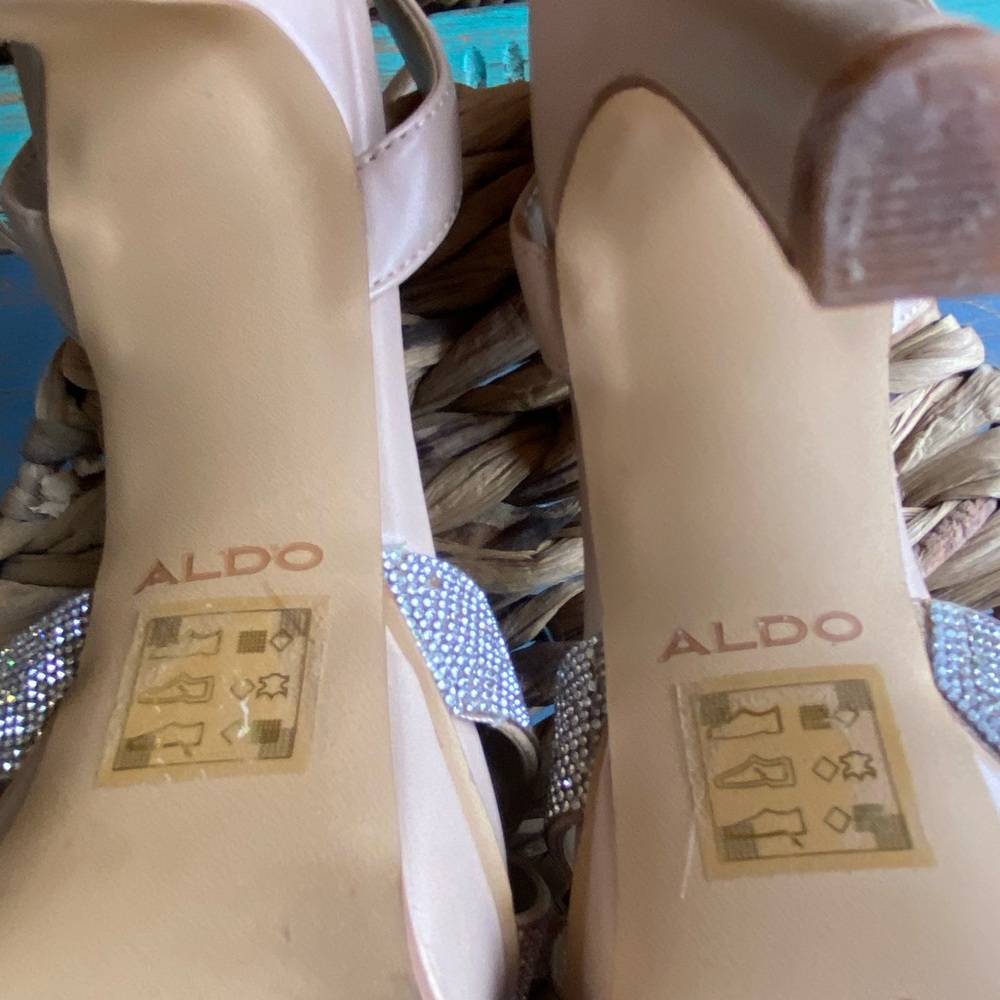 Aldo Elegant Beige and Gold Rhinestone Women's Heels Sandals Great Condition - Picture 15 of 15